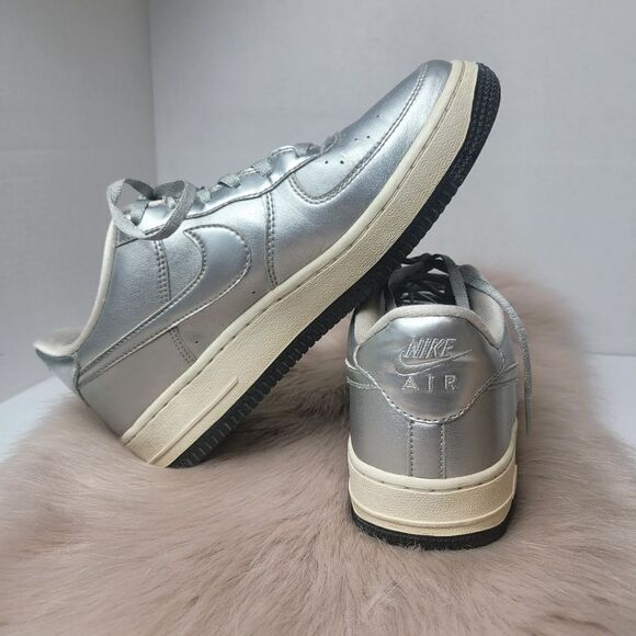 Nike Air Force 1 Liquid Metal Chrome Silver Sneakers 5 - Picture 5 of 10
